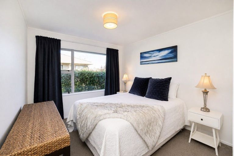 Photo of property in 2 Fern Grove, Taradale, Napier, 4112