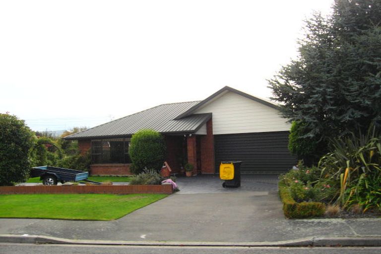 Photo of property in 6 Thornhill Place, Sockburn, Christchurch, 8042