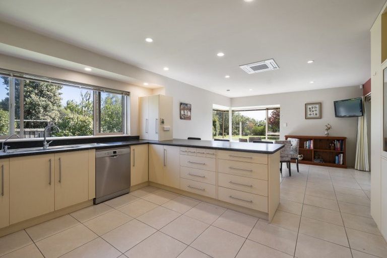 Photo of property in 98 Polson Hill Drive, Aokautere, Palmerston North, 4471