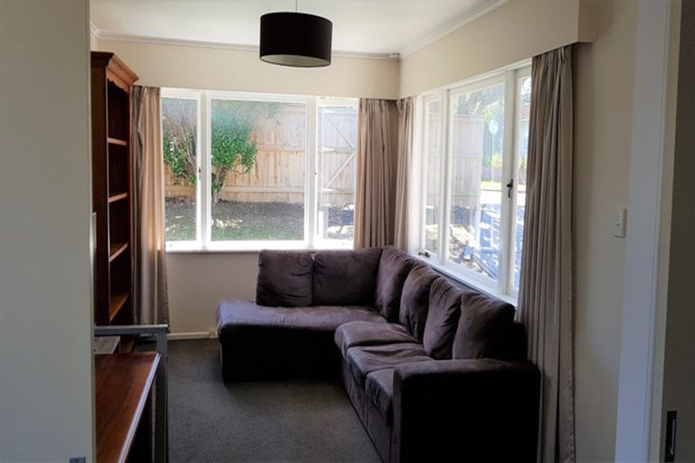 Photo of property in 18 Tonkin Drive, Sunnynook, Auckland, 0620