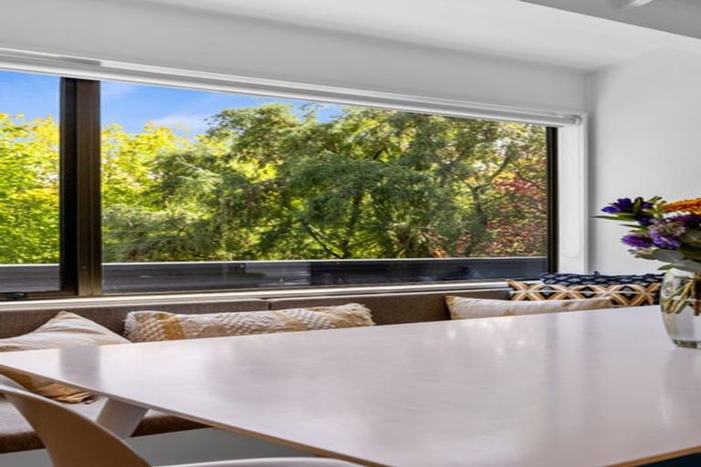 Photo of property in 9 Shalamar Drive, Cashmere, Christchurch, 8022