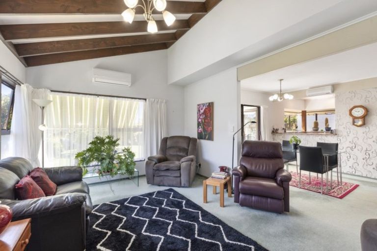 Photo of property in 27 Knights Grove, Otaki, 5512