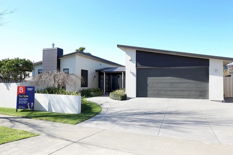 Photo of property in 93 Russell Robertson Drive, Havelock North, 4130