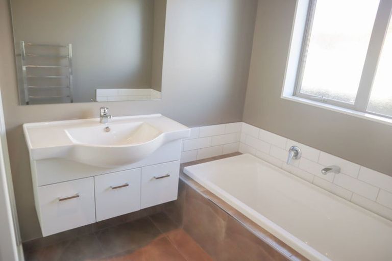 Photo of property in 24 Murphys Road, Halswell, Christchurch, 8025