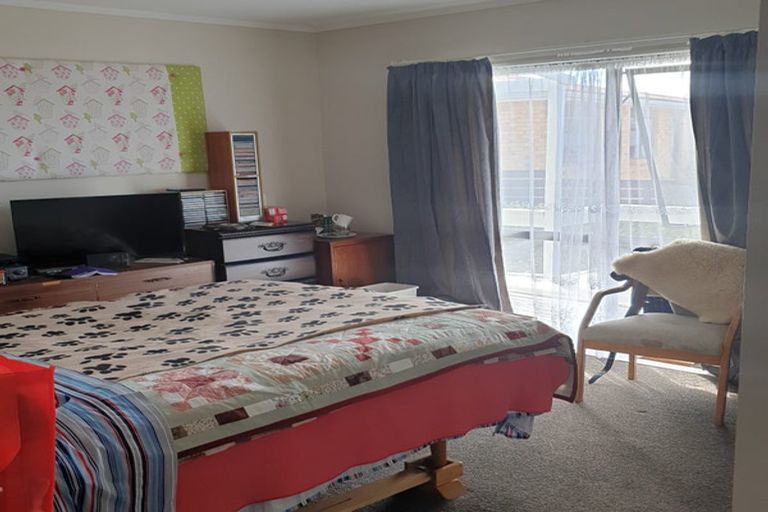 Photo of property in 40 Edgewater Parade, Waiuku, 2123