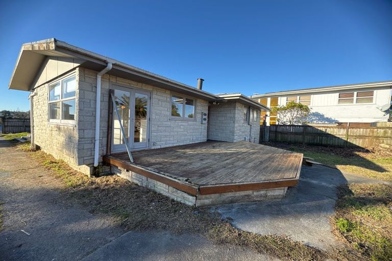 Photo of property in 127 Edgewater Drive, Pakuranga, Auckland, 2010