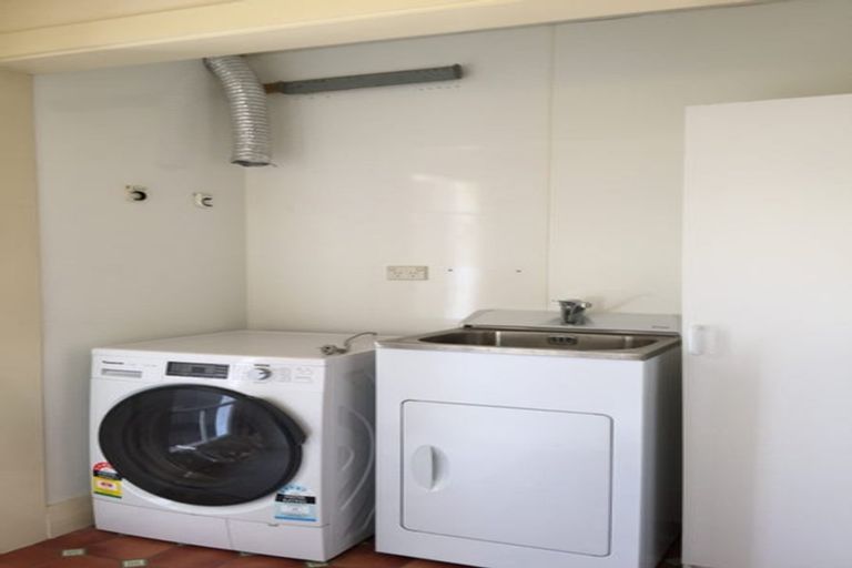 Photo of property in 6 Adam Street, Greenlane, Auckland, 1051