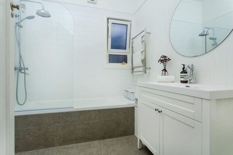 Photo of property in 313 Royal Road, Massey, Auckland, 0614