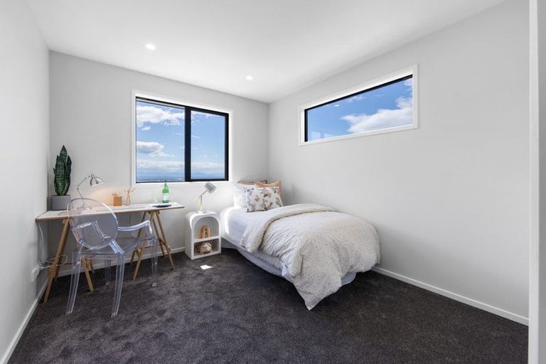 Photo of property in 307a Mount Pleasant Road, Mount Pleasant, Christchurch, 8081