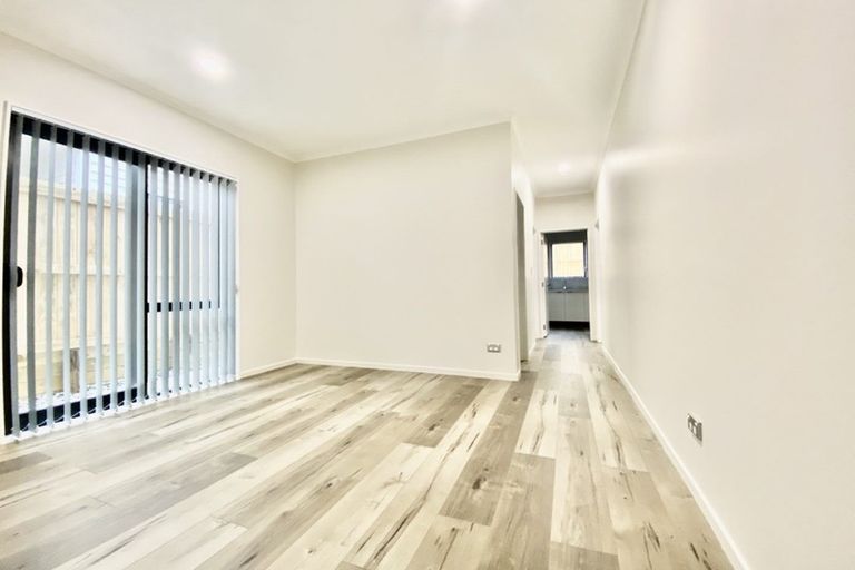 Photo of property in 5 Cloonlyon Drive, Flat Bush, Auckland, 2019