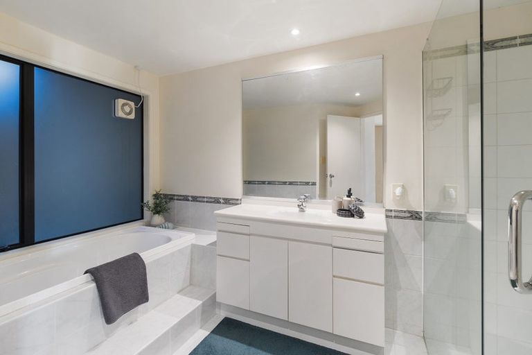 Photo of property in 25 Bucklands Beach Road, Bucklands Beach, Auckland, 2012