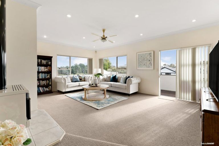 Photo of property in 1/7 Delamare Court, Sunnynook, Auckland, 0632