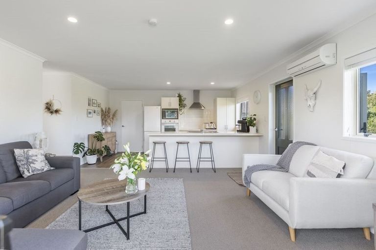 Photo of property in 21b Bonita Avenue, Stanmore Bay, Whangaparaoa, 0932