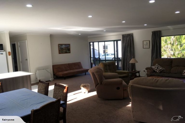 Photo of property in 9 Withers Road, Glen Eden, Auckland, 0602