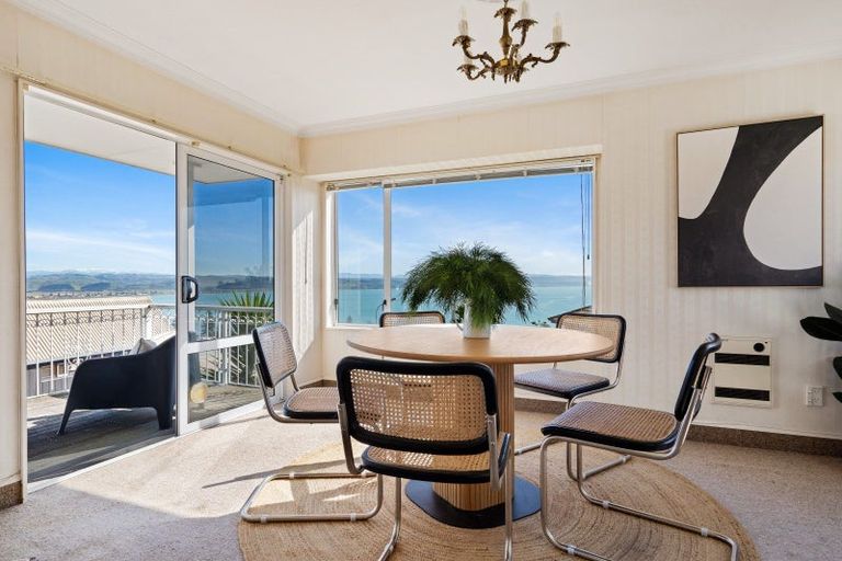 Photo of property in 19 Roslyn Road, Bluff Hill, Napier, 4110