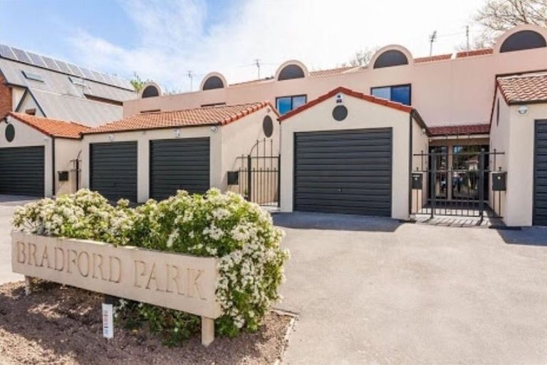 Photo of property in 3/17 Devon Street, Sydenham, Christchurch, 8023