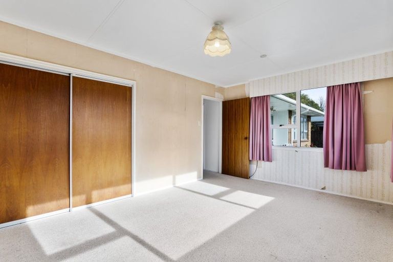 Photo of property in 8 Warren Place, Frankleigh Park, New Plymouth, 4310