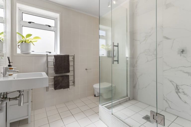 Photo of property in 1/38 Kitchener Road, Milford, Auckland, 0620