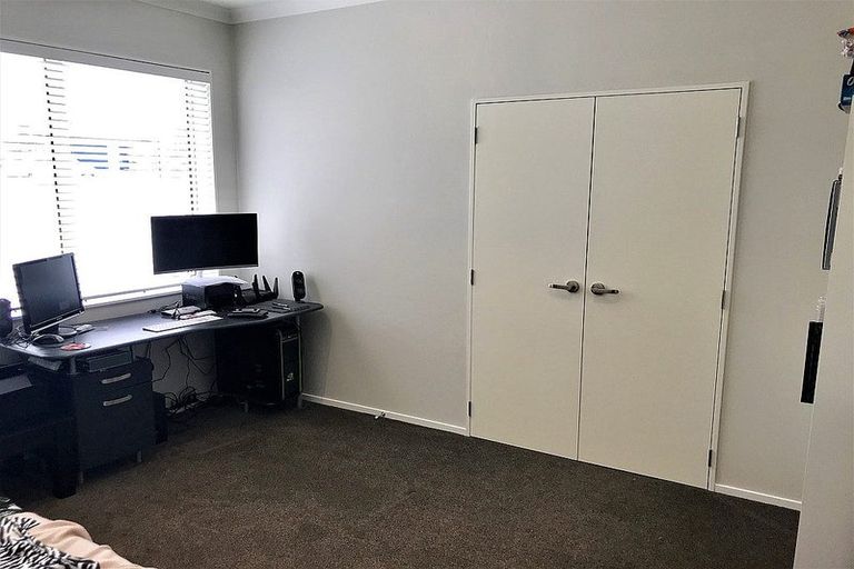 Photo of property in 92 Pohutukawa Parade, Riverhead, 0820