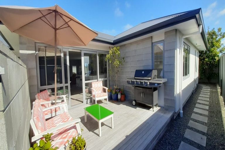 Photo of property in 11 Rotoiti Way, Poraiti, Napier, 4112