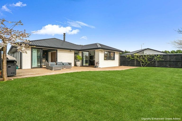 Photo of property in 33 Tara Crescent, Woodend, 7610