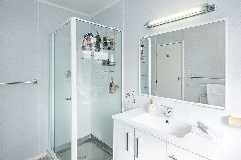 Photo of property in 2 Cranwell Street, Churton Park, Wellington, 6037