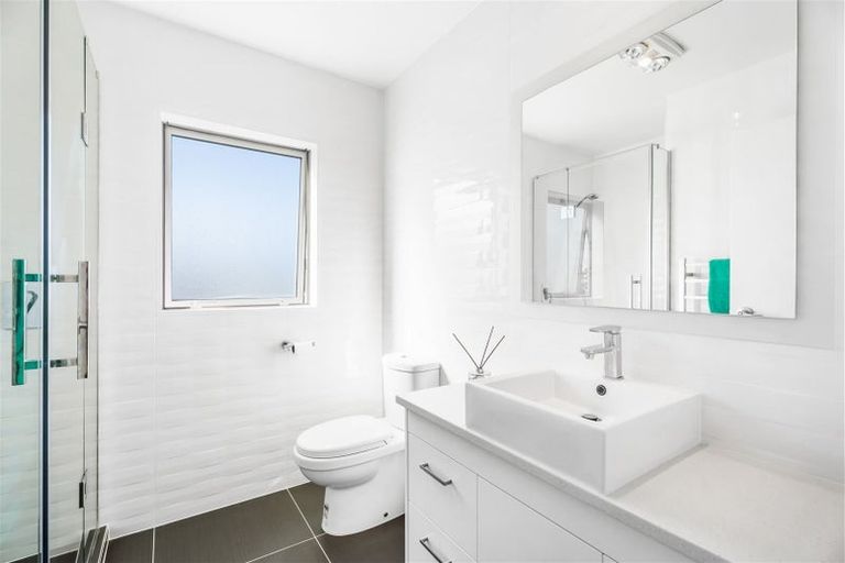 Photo of property in 106 Voyager Drive, Gulf Harbour, Whangaparaoa, 0930