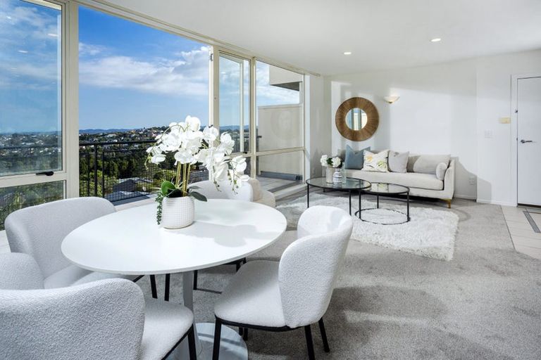 Photo of property in 18/166 Mokoia Road, Chatswood, Auckland, 0626