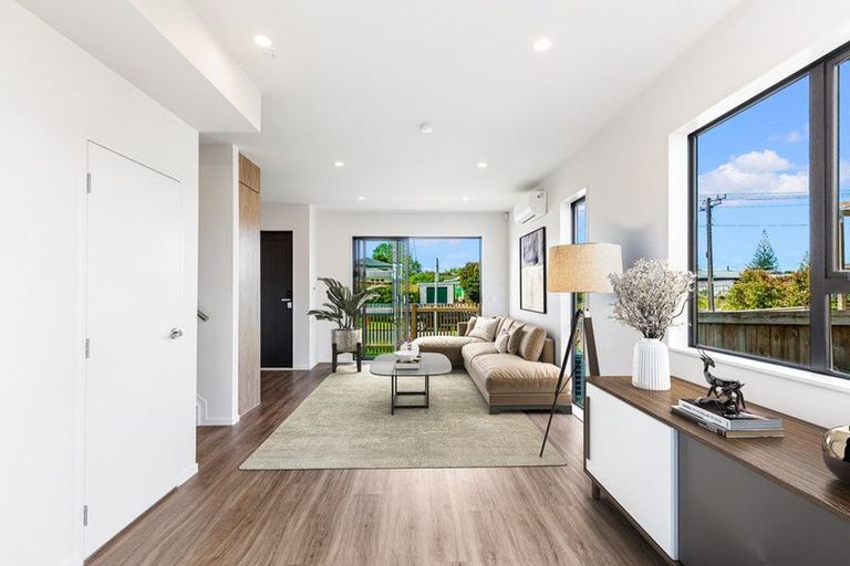 Photo of property in 1/22 Coniston Avenue, Te Atatu South, Auckland, 0610