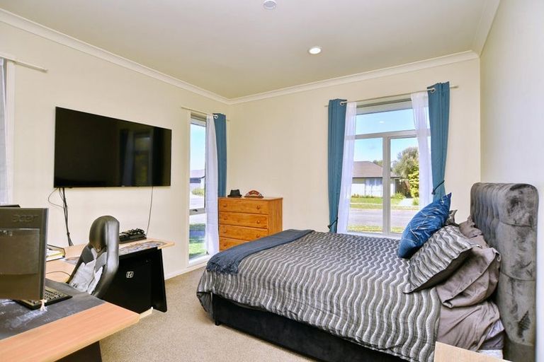 Photo of property in 3 Puhara Avenue, Parklands, Christchurch, 8083