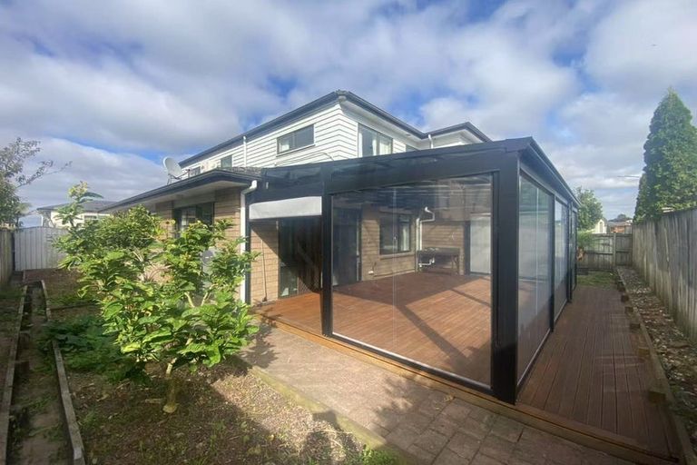 Photo of property in 23 Andy Crescent, Flat Bush, Auckland, 2016