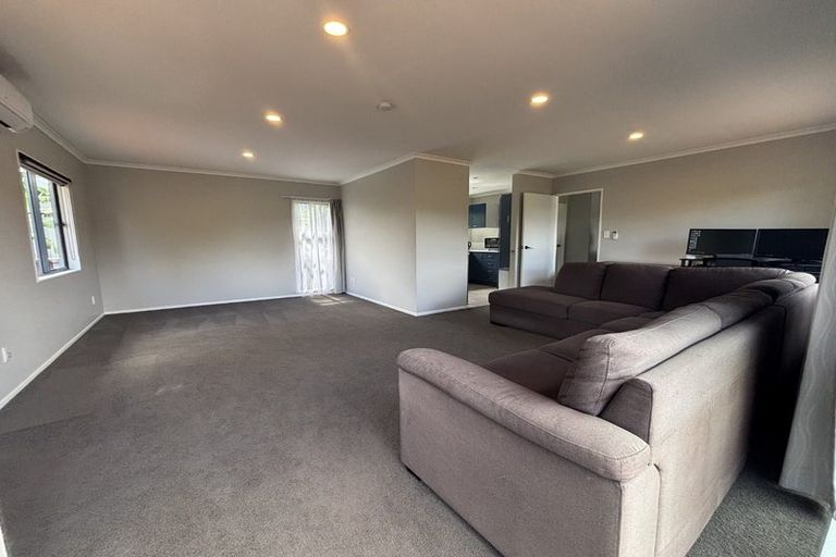 Photo of property in 20 Wallace Road, Ranui, Auckland, 0612