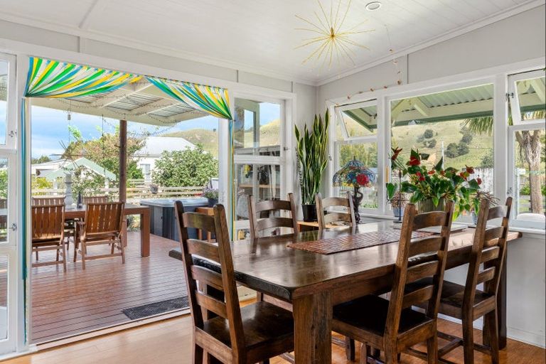 Photo of property in 6 Kanakanaia Road, Te Karaka, 4022
