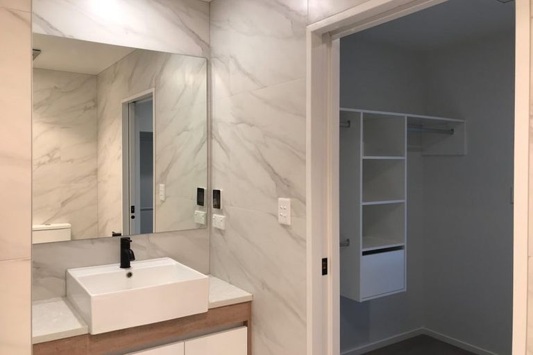 Photo of property in 115 Waekahu Road, Westgate, 0814