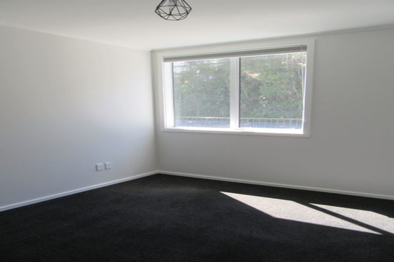 Photo of property in 1/12 Vista Crescent, Maoribank, Upper Hutt, 5018