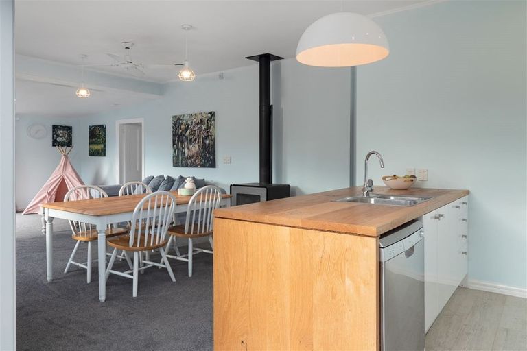 Photo of property in 16 Augusta Street, Redcliffs, Christchurch, 8081