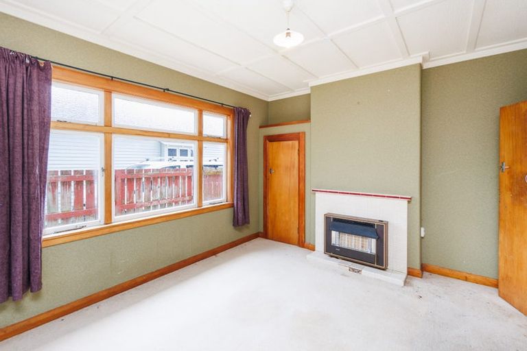 Photo of property in 33 Kingswood Street, Takaro, Palmerston North, 4412