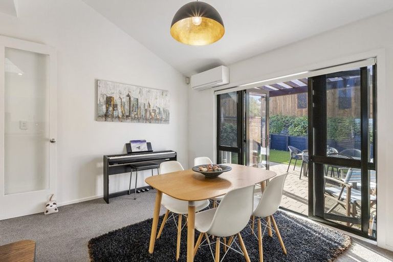 Photo of property in 10/8 Tobago Place, Sunnynook, Auckland, 0620