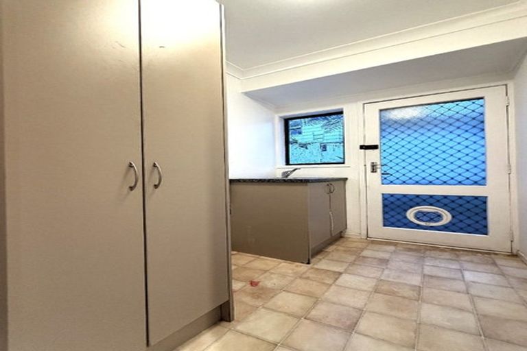 Photo of property in 52 Hiwihau Place, Glenfield, Auckland, 0629
