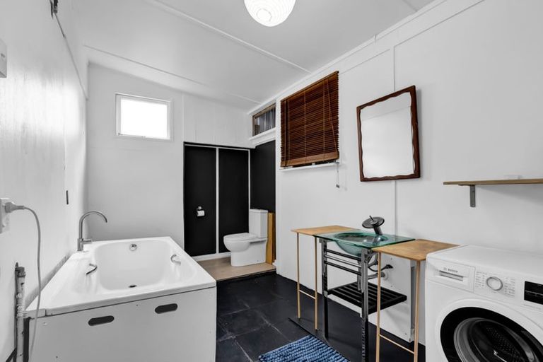 Photo of property in 96 Bridge Street, Eltham, 4322
