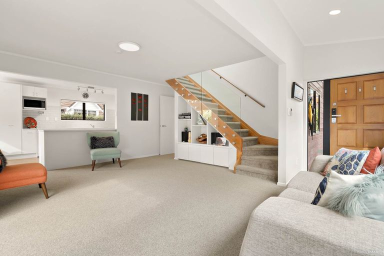 Photo of property in 10a Birman Close, Half Moon Bay, Auckland, 2012