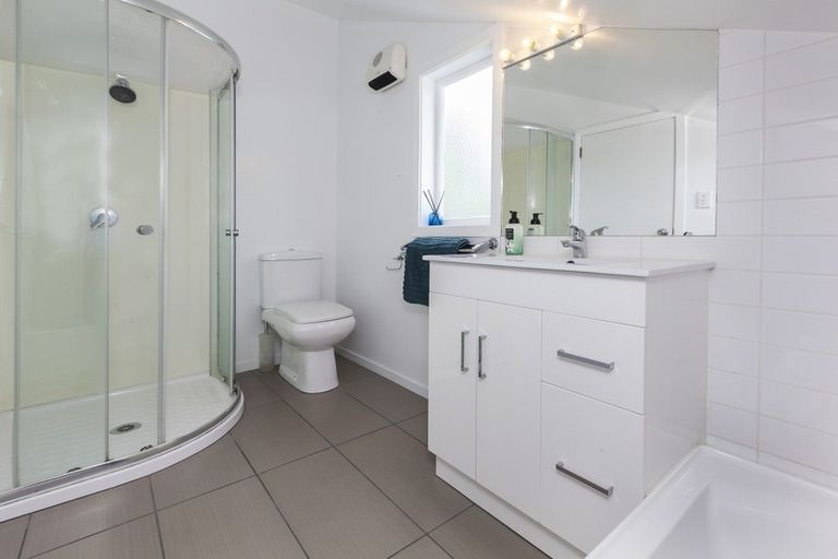 Photo of property in 20 Straven Road, Riccarton, Christchurch, 8011