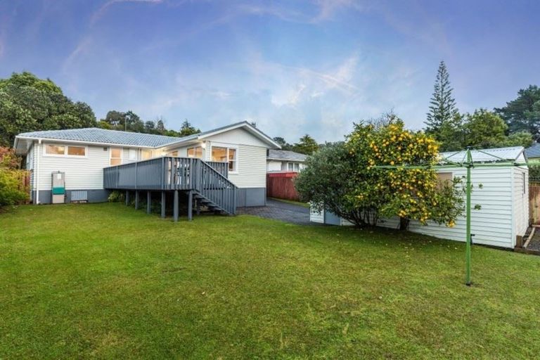 Photo of property in 9 Pendlebury Street, Green Bay, Auckland, 0604