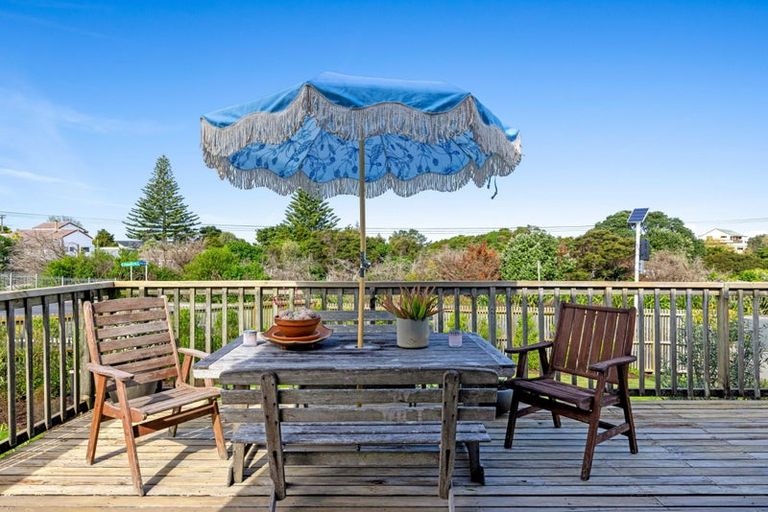 Photo of property in 26 Seatoun Avenue, Leigh, Warkworth, 0985