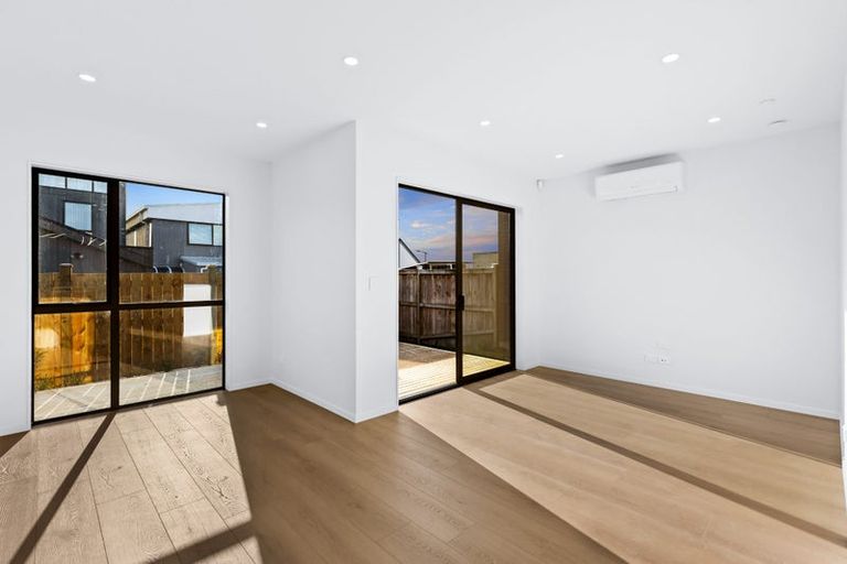 Photo of property in 5 Herekino Street, Westgate, Auckland, 0814