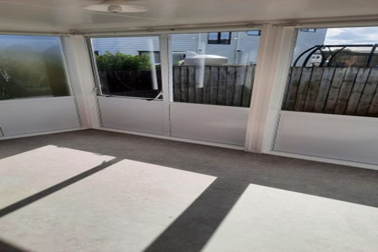 Photo of property in 3/200 Edmonton Road, Te Atatu South, Auckland, 0610