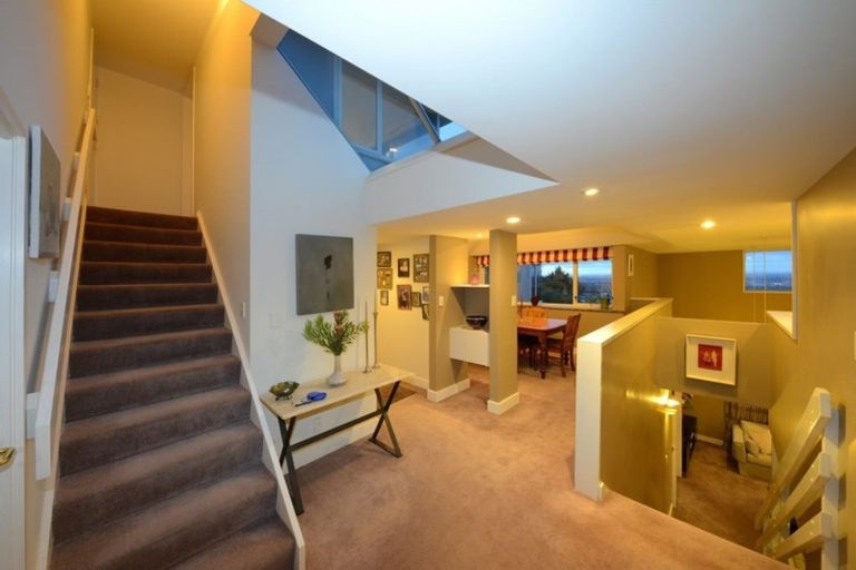 Photo of property in 2 Derrynane Lane, Cashmere, Christchurch, 8022