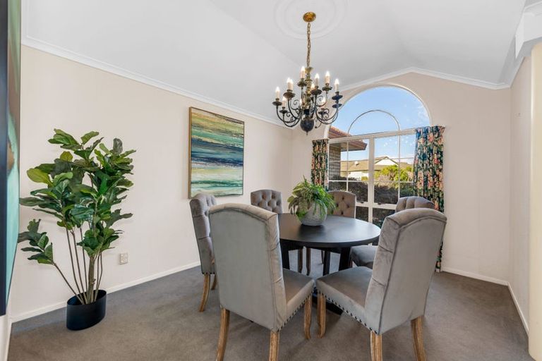 Photo of property in 12 Ballycullanie Place, Dannemora, Auckland, 2016