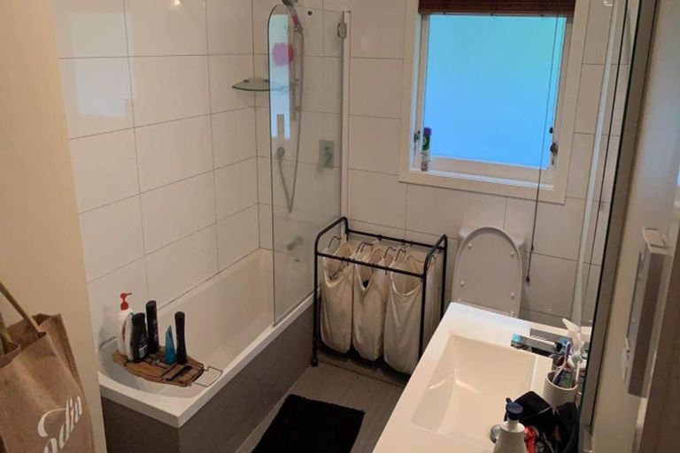 Photo of property in 27 Mahara Avenue, Birkenhead, Auckland, 0626