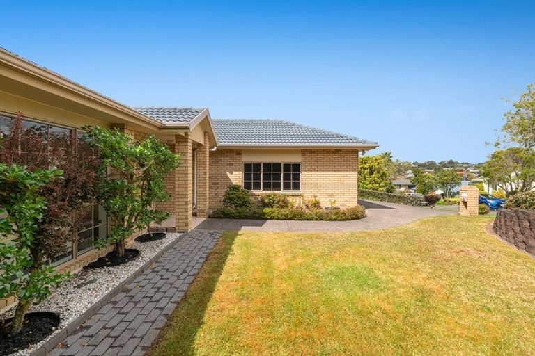 Photo of property in 6 Fulmar Way, Unsworth Heights, Auckland, 0632